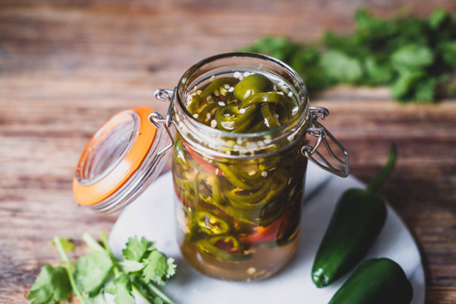 Jalapeños i glas