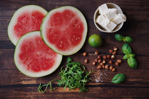Ingredienser til vandmelon-carpaccio